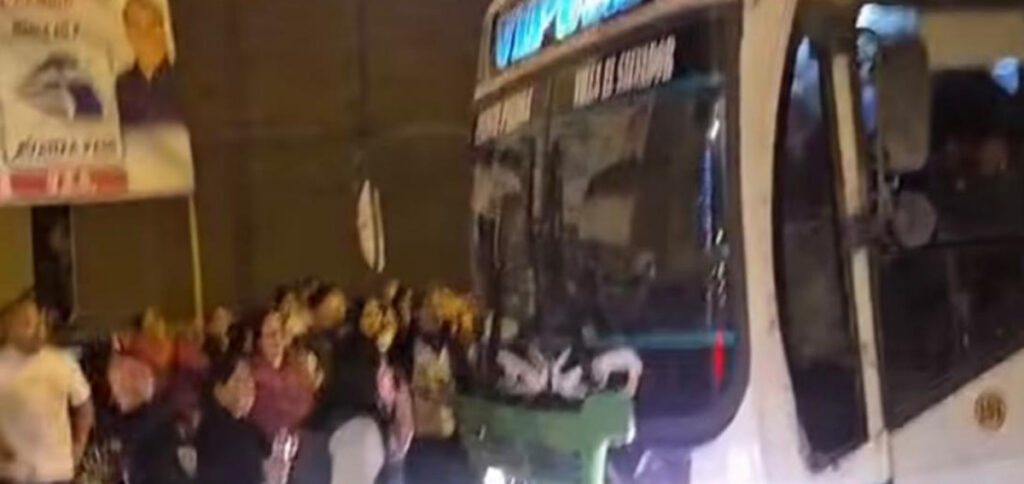 CRÍMENES NO CESAN: Balean a chofer de bus de Vipusa EN PLENO RECORRIDO