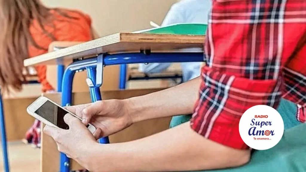 Celulares restringidos en los colegios: Minedu fija nuevas reglas y estos son los casos en que sí podrán utilizarse